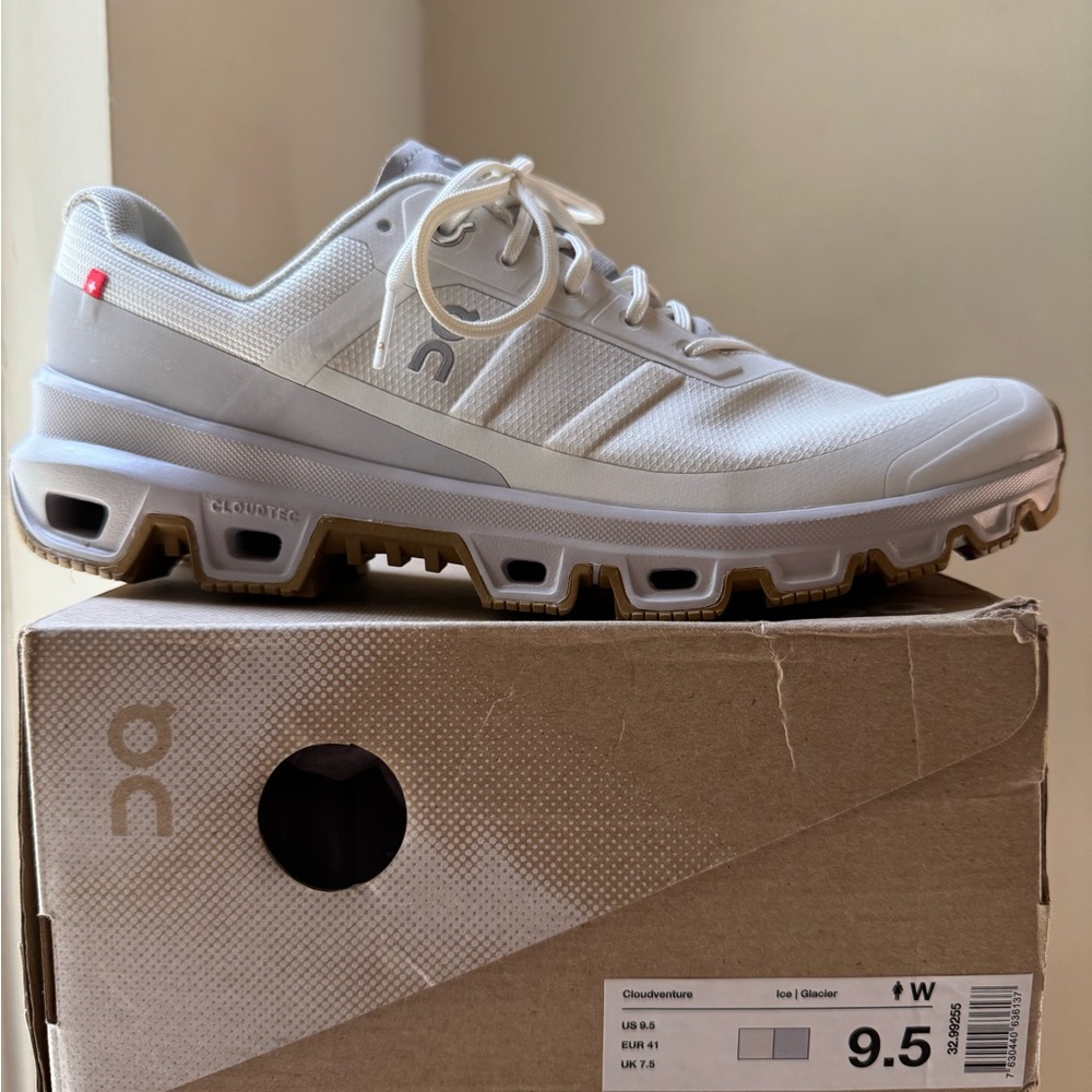 On Running women’s cloudventure 9.5